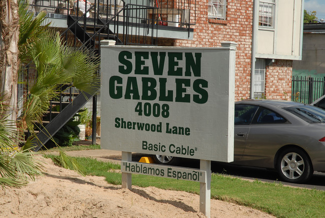 Seven Gables in Houston, TX - Foto de edificio - Building Photo