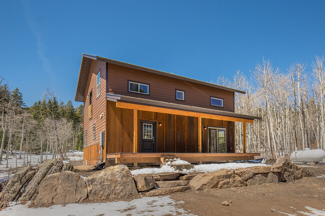 1121 Durango Road in Durango, CO - Foto de edificio - Building Photo