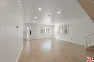 745 Oxford Ave in Los Angeles, CA - Building Photo - Building Photo