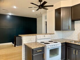 140 W Clay St, Unit KING BEDROOM in Richmond, VA - Building Photo