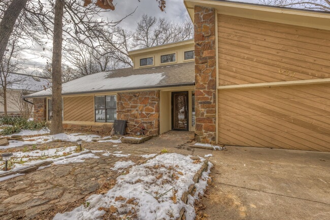 property at 630 S 276th E Ave