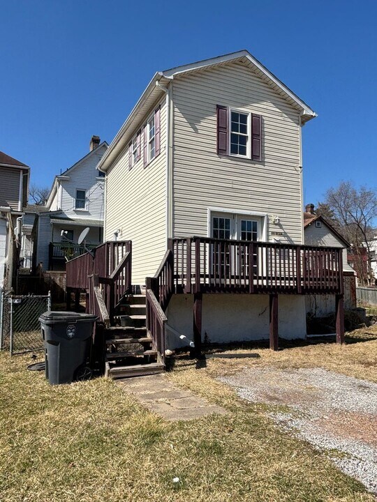 511 Center St in Carnegie, PA - Building Photo