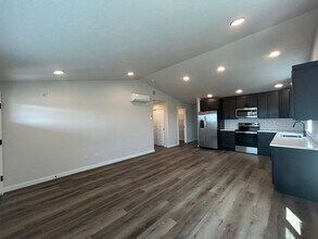 3080 SW 46th St in Redmond, OR - Building Photo - Building Photo