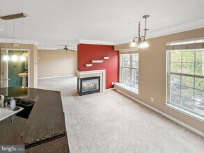 2305 Village Crossing Rd in Falls Church, VA - Building Photo - Building Photo