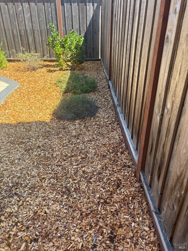 5558 Kennedy Pl in Cotati, CA - Building Photo - Building Photo