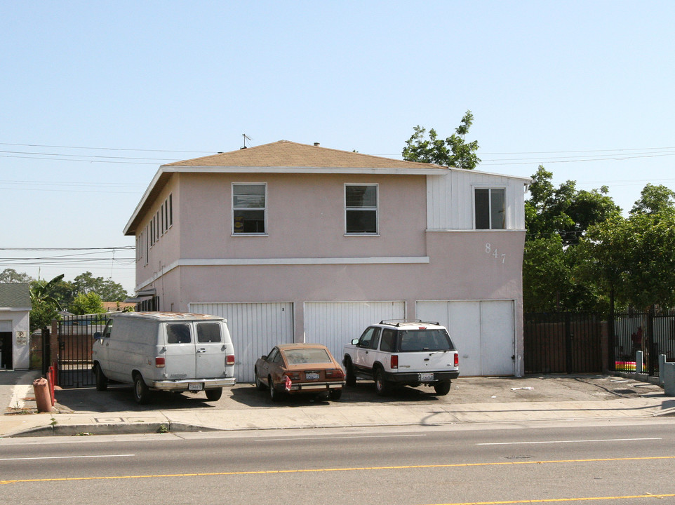 847 E Imperial Hwy in Los Angeles, CA - Foto de edificio