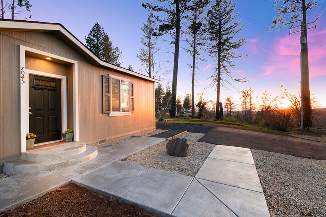 7045 Molokai Dr in Paradise, CA - Building Photo - Building Photo