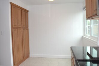 4030 W 13 Mile Rd, Unit #H3 in Royal Oak, MI - Building Photo - Building Photo