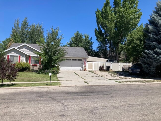 975 E 320 N, Unit 975 E 320 N