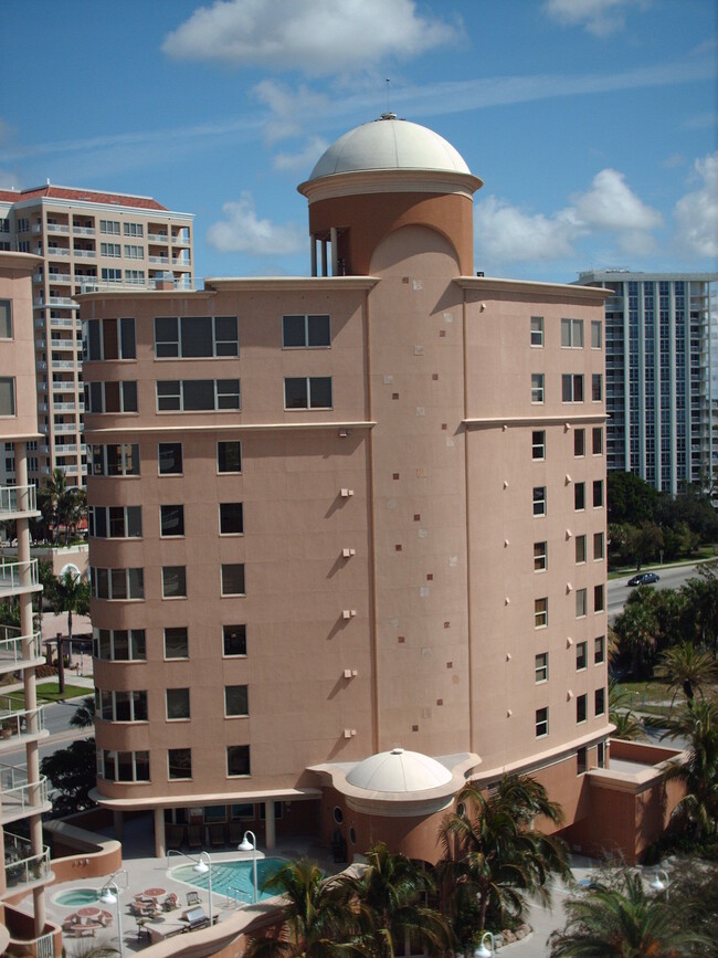 Vista Bay Point - West Tower in Sarasota, FL - Foto de edificio - Building Photo