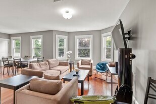 139 Adams St in Waltham, MA - Building Photo