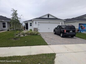 3638 Grappler Cir SE in Palm Bay, FL - Building Photo