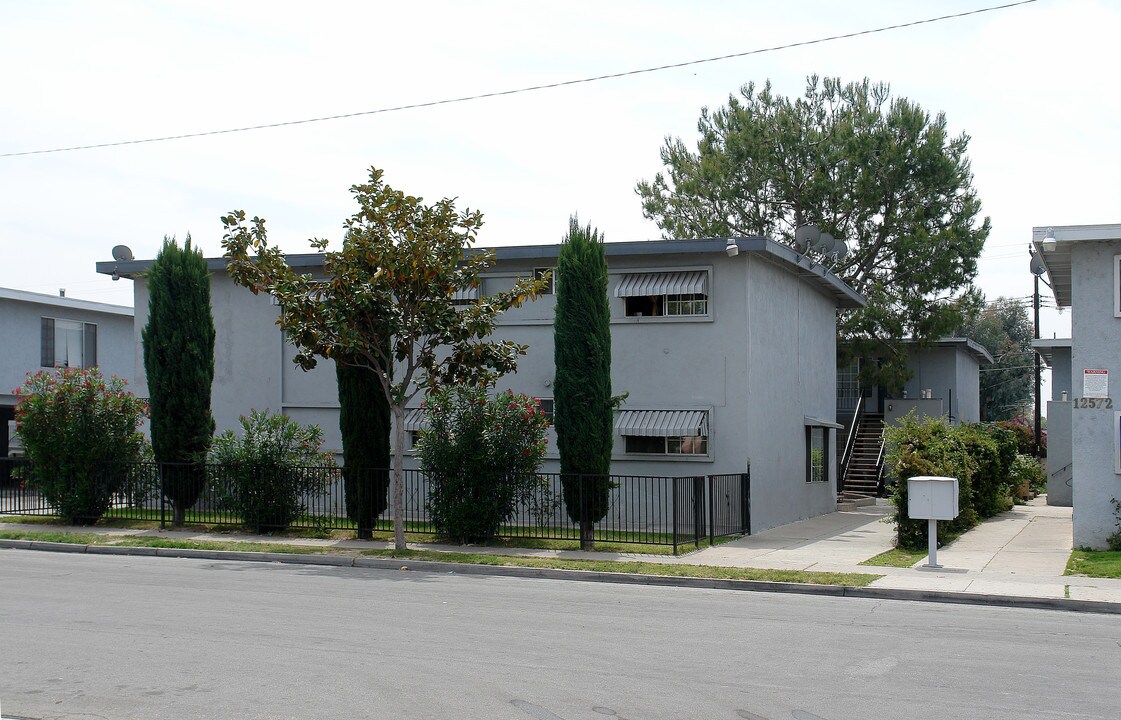 12592 Morningside Ave in Garden Grove, CA - Building Photo