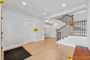 529 Newbury St, Unit #6 in Boston, MA - Building Photo
