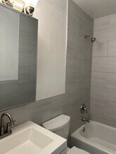 3815 N Pine Grove Ave, Unit STUDIO in Chicago, IL - Building Photo - Building Photo