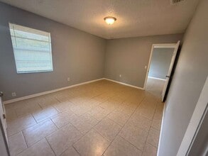 2584-2586 Chestnut Woods Dr in Lakeland, FL - Building Photo - Building Photo