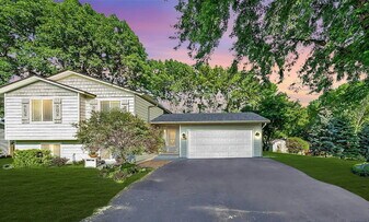 6960 Fernbrook Ln N in Maple Grove, MN - Building Photo