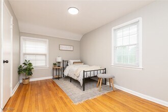 23100 E Groveland Rd in Beachwood, OH - Building Photo - Building Photo