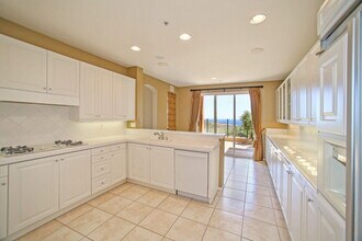 16 Mattina Dr in Newport Beach, CA - Building Photo - Building Photo