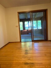 2208 Hendry Pl in St. Paul, MN - Building Photo - Building Photo