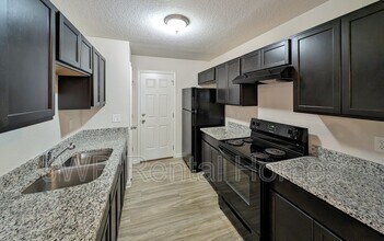 8601 India Ave in Jacksonville, FL - Building Photo - Building Photo