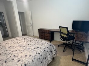 283 Hadley Wy in Oceanside, CA - Building Photo - Building Photo