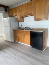 82 Walton St, Unit 2 in Fitchburg, MA - Foto de edificio - Building Photo
