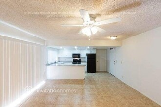 1129 E Hampton Cir in Mesa, AZ - Foto de edificio - Building Photo