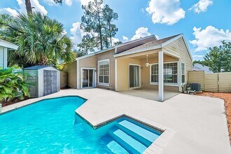 1050 Aviary Rd in Wellington, FL - Building Photo - Building Photo