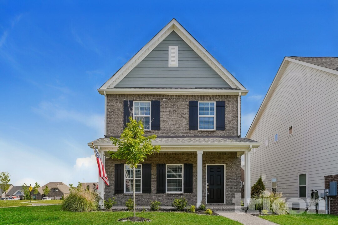 311 Cloverbrook Way in Gallatin, TN - Building Photo