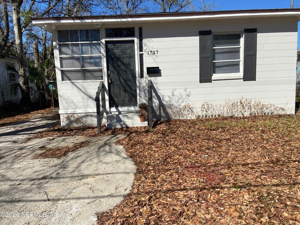 1737 W 24th St in Jacksonville, FL - Building Photo