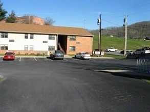 Cedar Crag Terrace in Manchester, KY - Building Photo - Building Photo