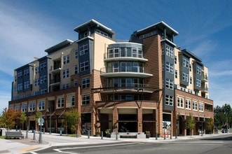 7800 Plaza in Mercer Island, WA - Building Photo - Building Photo