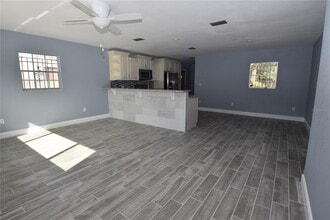 1107 W Woodlawn Ave in Tampa, FL - Building Photo - Building Photo
