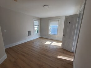 82 Sydney St, Unit 1 in Boston, MA - Foto de edificio - Building Photo