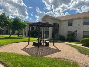 2501 Hibiscus Ave in McAllen, TX - Building Photo - Building Photo