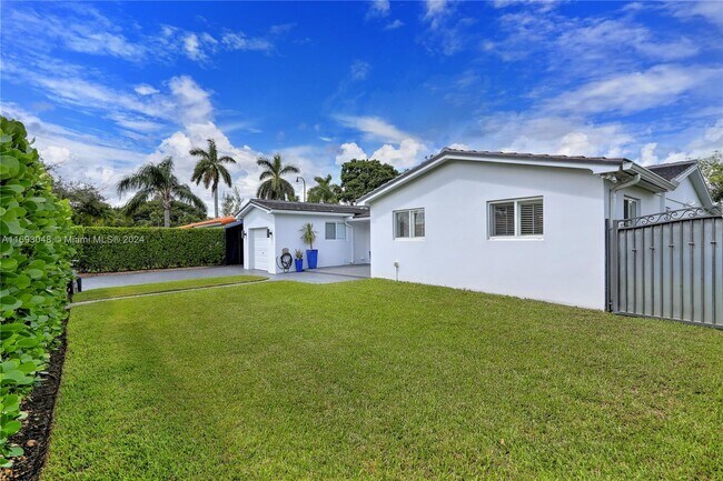 9611 SW 59th Terrace in Miami, FL - Building Photo - Building Photo