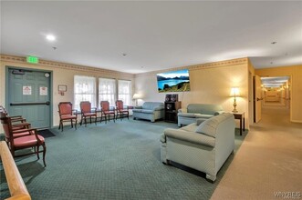 459 E Oak Orchard St in Medina, NY - Building Photo - Building Photo