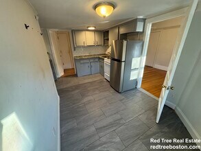 1726 Commonwealth Ave, Unit 5 in Boston, MA - Building Photo - Building Photo