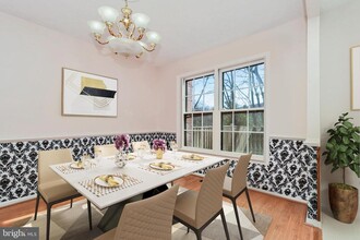 10447 Carriagepark Ct in Fairfax, VA - Building Photo - Building Photo
