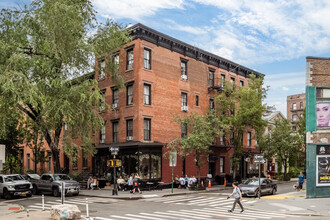 220 Waverly Pl in New York, NY - Foto de edificio - Building Photo
