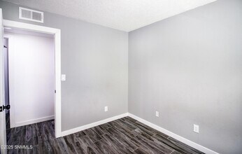 1306 Wyoming Ave in Las Cruces, NM - Building Photo - Building Photo