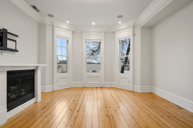 703 E 4th St in Boston, MA - Building Photo - Building Photo