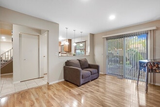 2323 Woodview Ln, Unit SI ID1285057P in Naperville, IL - Foto de edificio - Building Photo