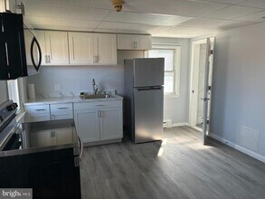 413 W Ridge Pike in Conshohocken, PA - Building Photo - Building Photo