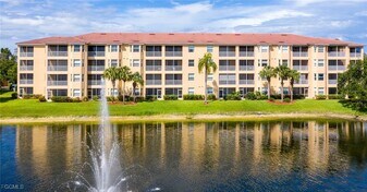 8470 Kingbird Loop in Ft. Myers, FL - Building Photo