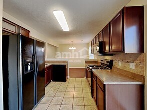 4568 Hawthorn Dr in Nashville, TN - Foto de edificio - Building Photo