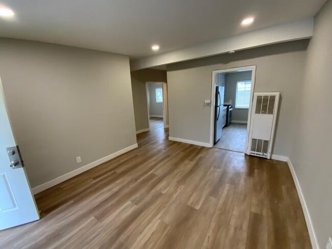 2934 Marysville Blvd in Sacramento, CA - Building Photo - Building Photo