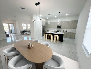 4457 SW 123rd Terrace in Davie, FL - Building Photo - Building Photo