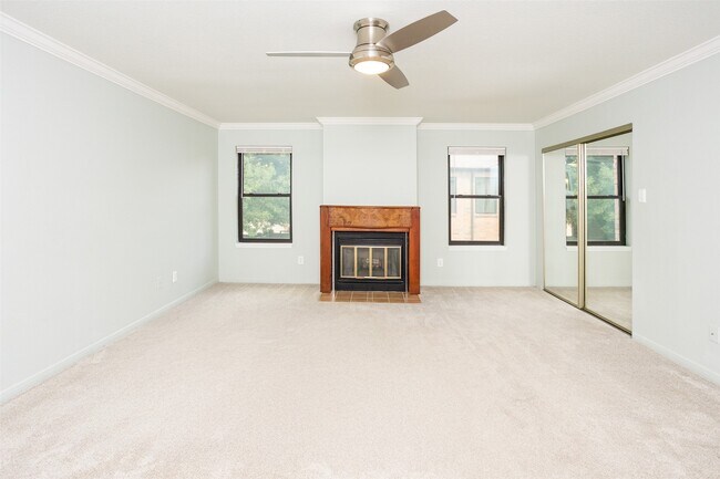 9800 Pagewood Ln in Houston, TX - Building Photo - Building Photo